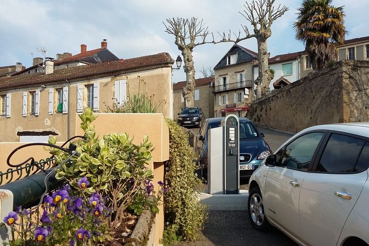 Bornes de voitures électriques