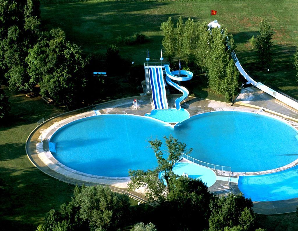 BASE DE LOISIRS - BASSIN DE BAIGNADE