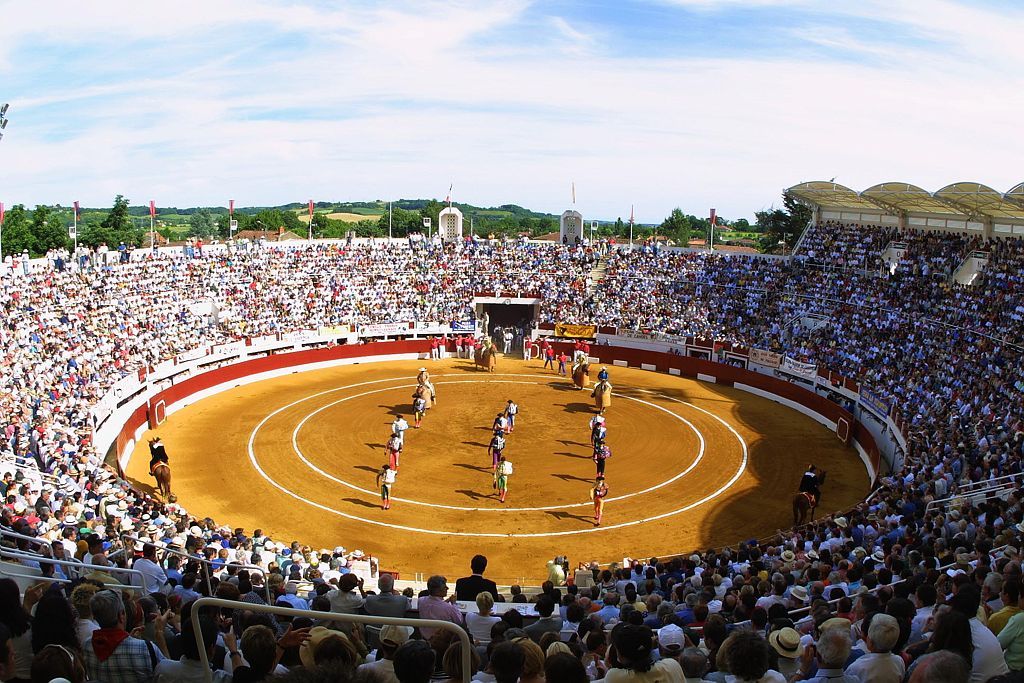 ARÈNES DE VIC-FEZENSAC
