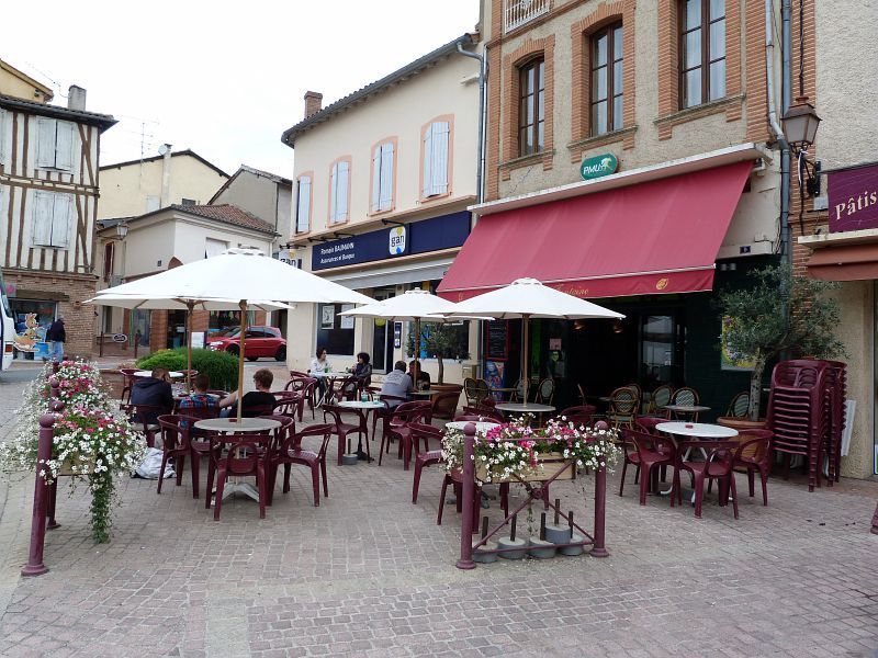 LE BAR DE LA FONTAINE