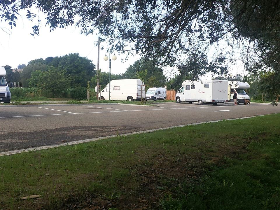 AIRE COMMUNALE DE SERVICES CAMPING CARS