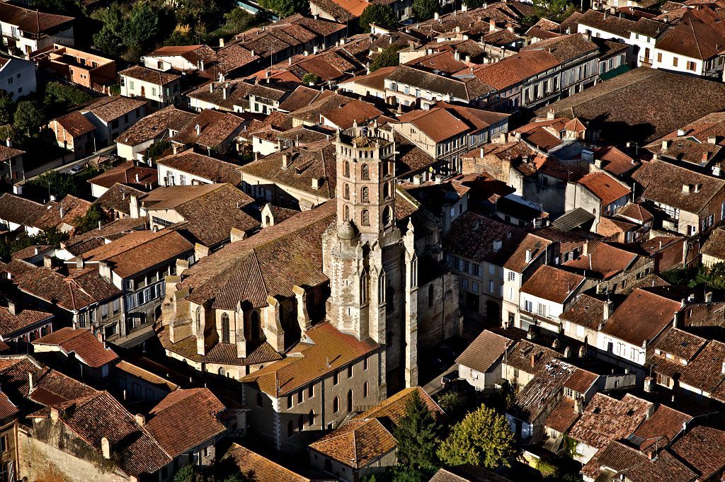 CRETES ET ARETES - EN COULEURS SUR LES COTEAUX DU SAVES 