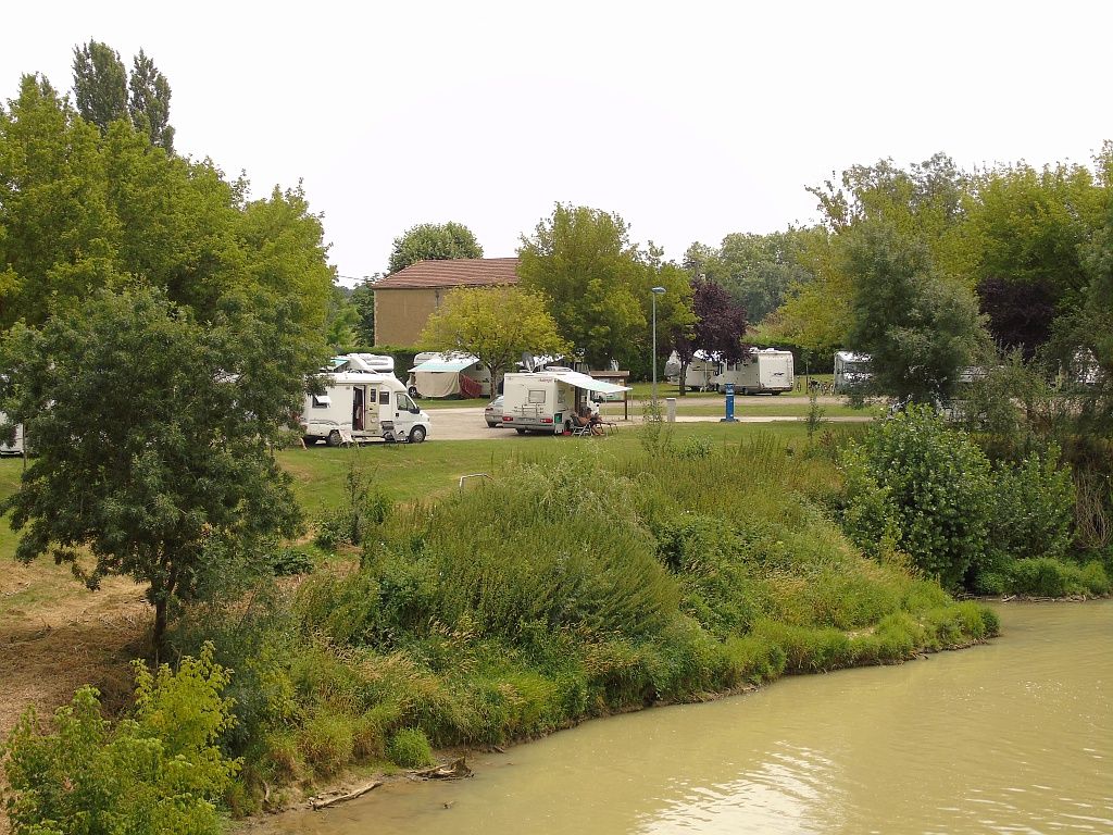 Collection Tourisme Gers/aire de camping car/fleurance