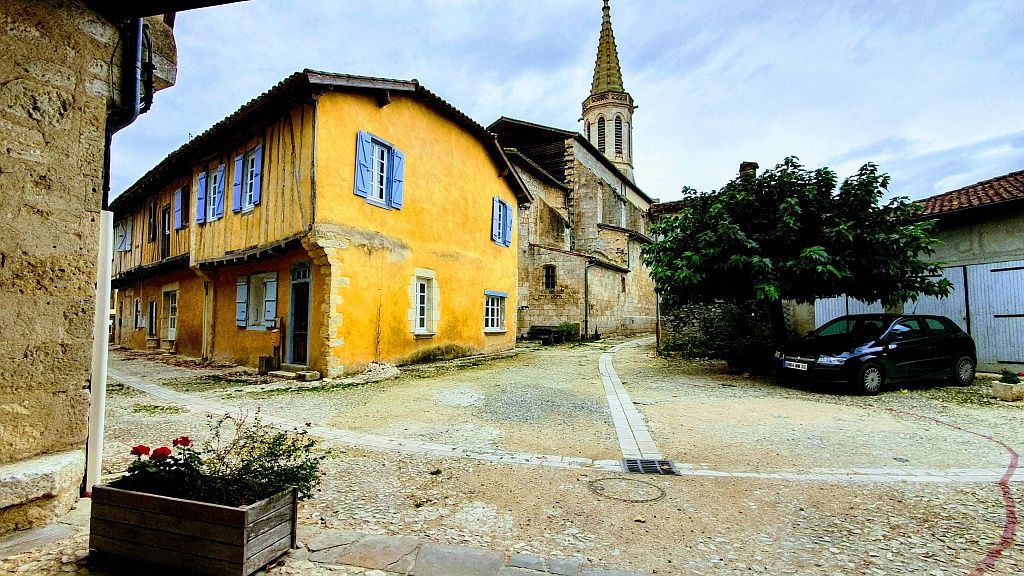 EN VUE - PARALLÈLES ENTRE ARRATS ET GIMONE