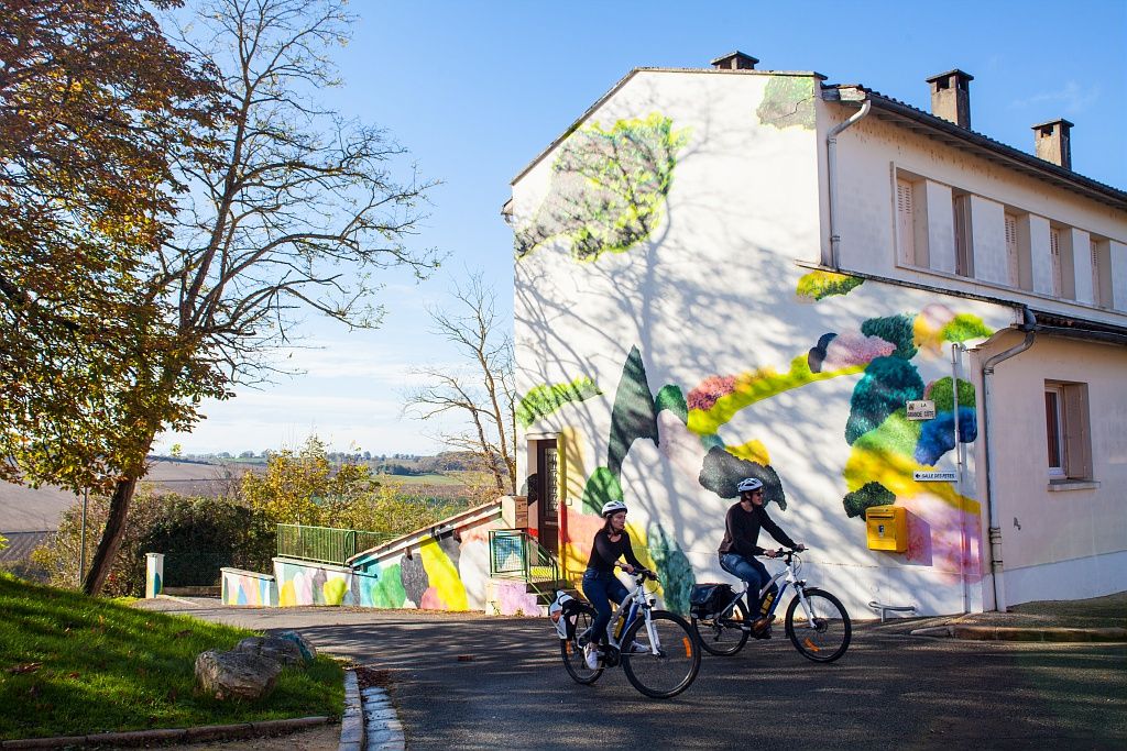 FRESQUE MURALE : JE RESTE LÀ À CASTILLON-SAVÈS
