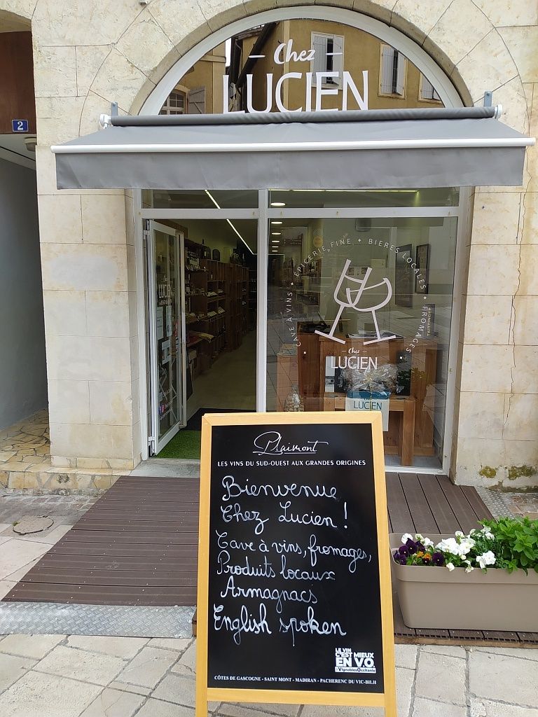 CHEZ LUCIEN, LA CAVE CONVIVIALE