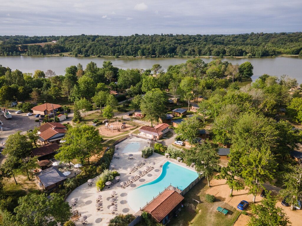 CAMPING HUTTOPIA LAC DE L'UBY