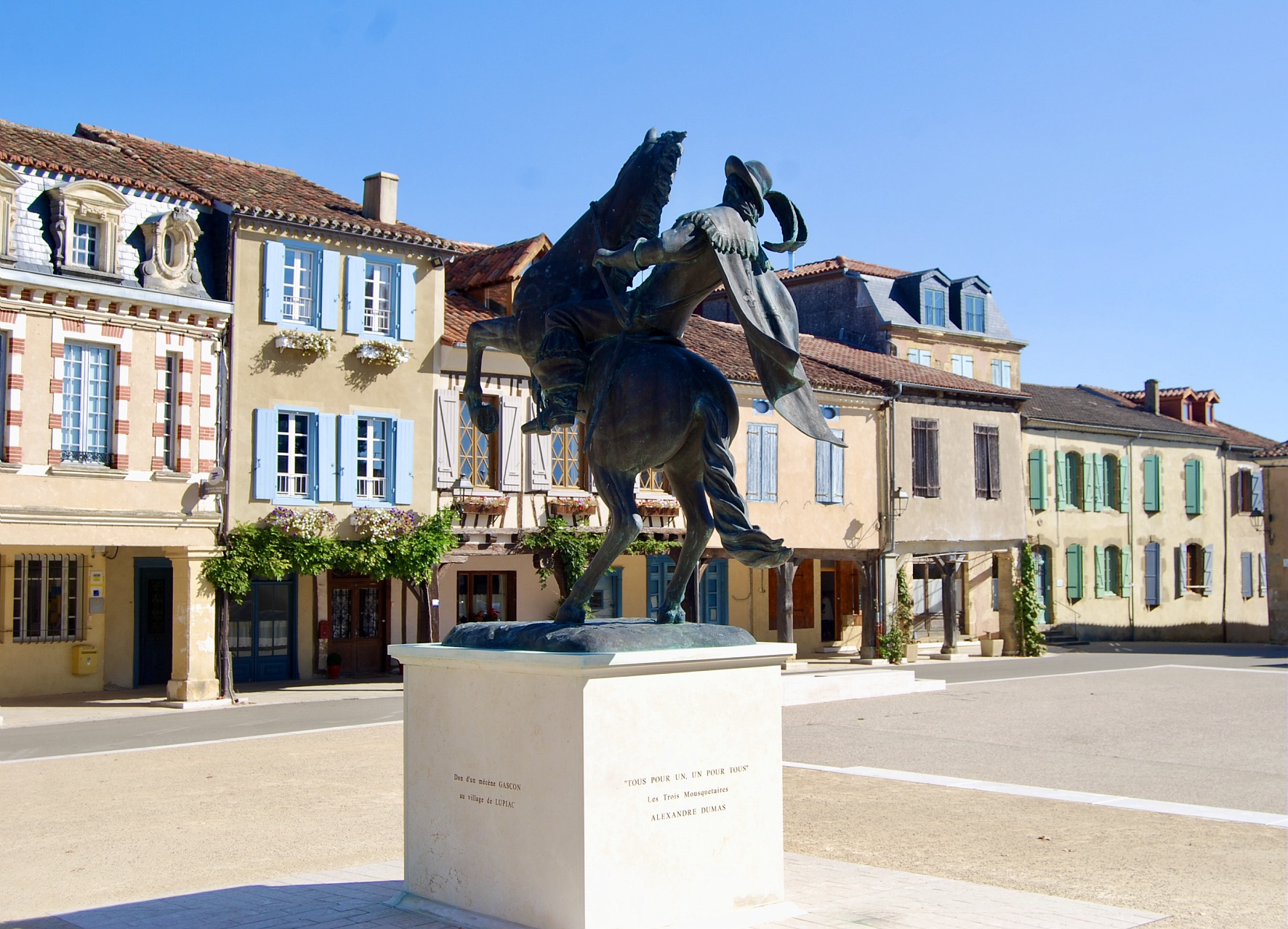 À Lupiac
