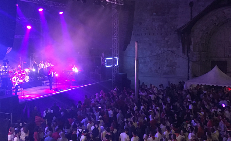 La soirée commence